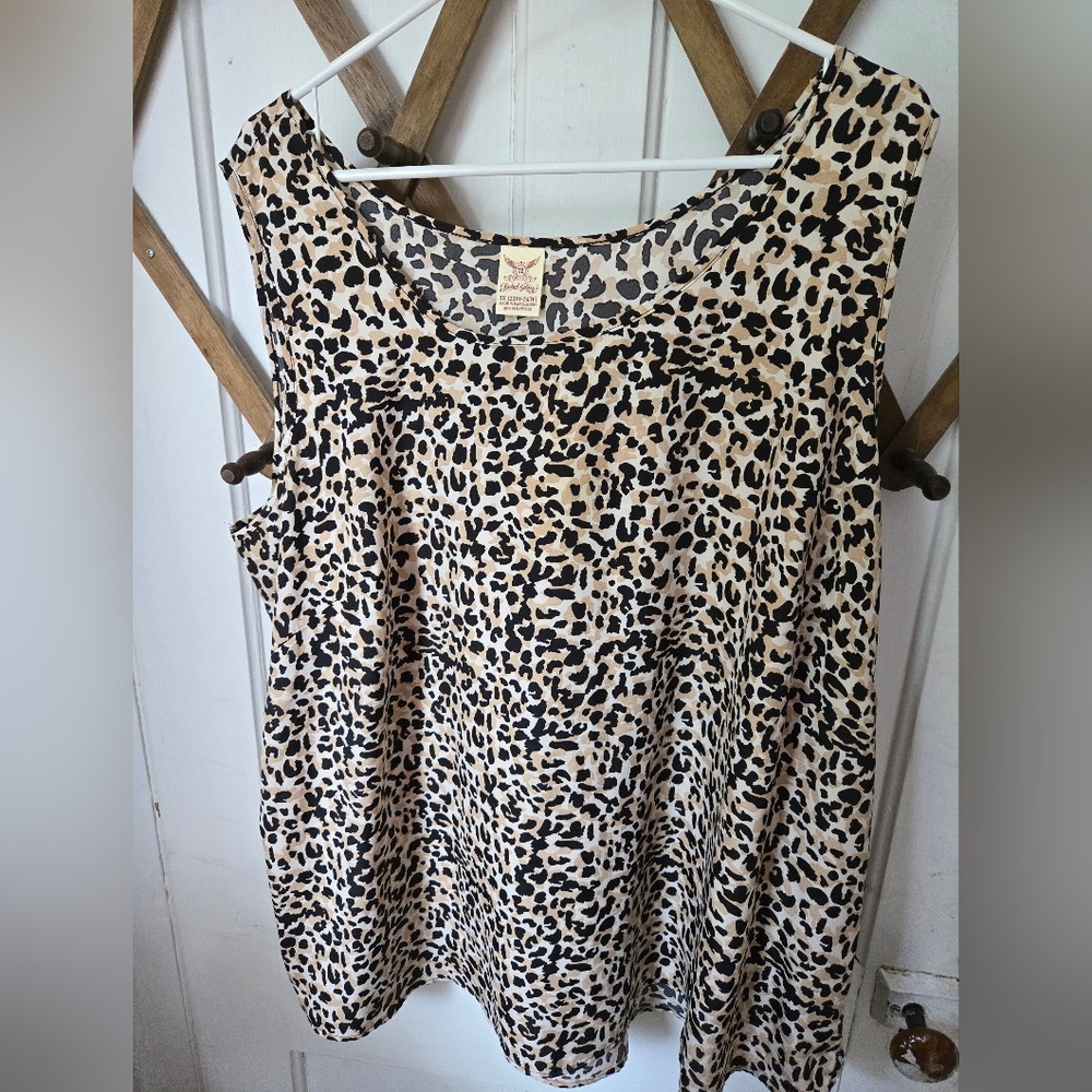 Faded Glory Black and Cream Sleeveless V-Neck Tank Top